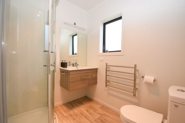 Photo of property in 1 Molesworth Street, Carterton, 5713