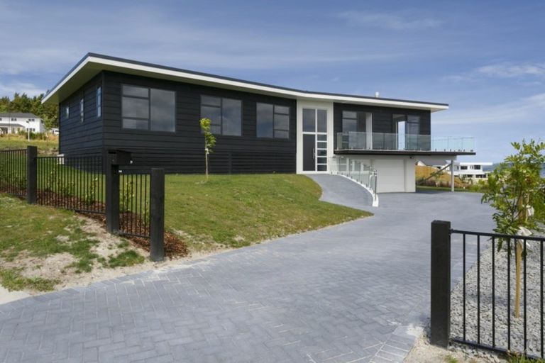 Photo of property in 32 Coprosma Crescent, Waipahihi, Taupo, 3330
