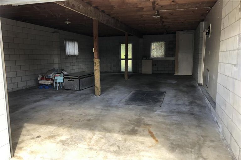 Photo of property in 49 Sherwood Avenue, Te Atatu South, Auckland, 0610