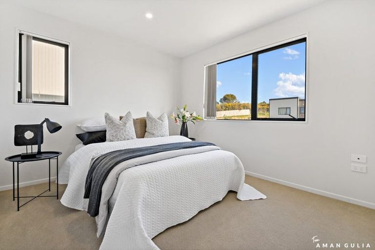 Photo of property in 37a Crestview Rise, Papakura, 2110