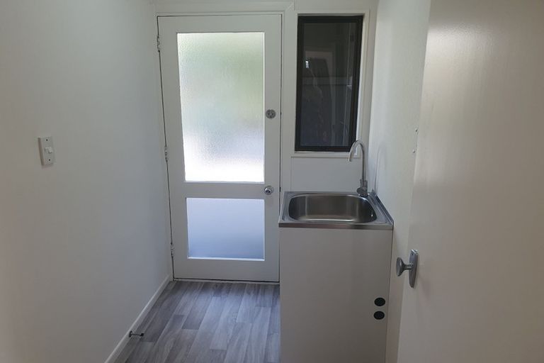 Photo of property in 21 Hillcrest Road, Hatfields Beach, Orewa, 0931