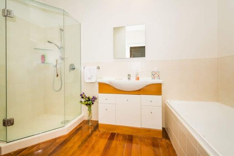 Photo of property in 1/38 Onepoto Road, Hauraki, Auckland, 0622