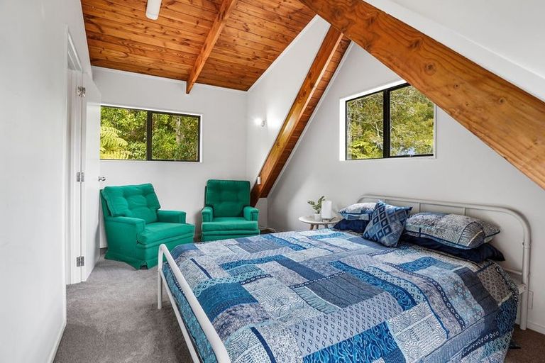 Photo of property in 1/30 Simon Ellice Drive, Bayview, Auckland, 0629