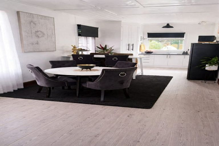 Photo of property in 13 Chester Street, Waverley, 4510