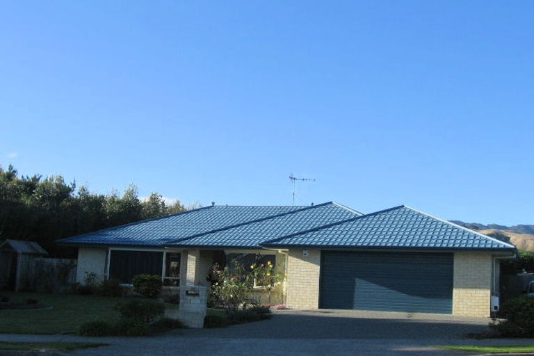 Photo of property in 25 Realm Drive, Paraparaumu, 5032