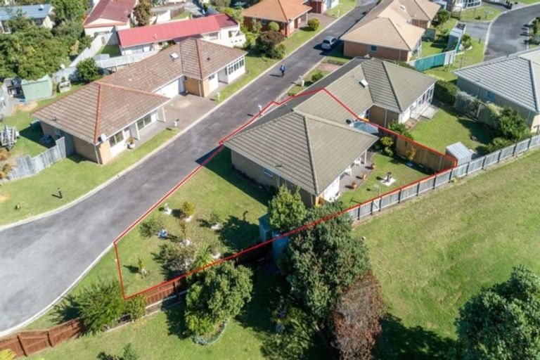 Photo of property in 16/9 Campbell Close, Whangamata, 3620