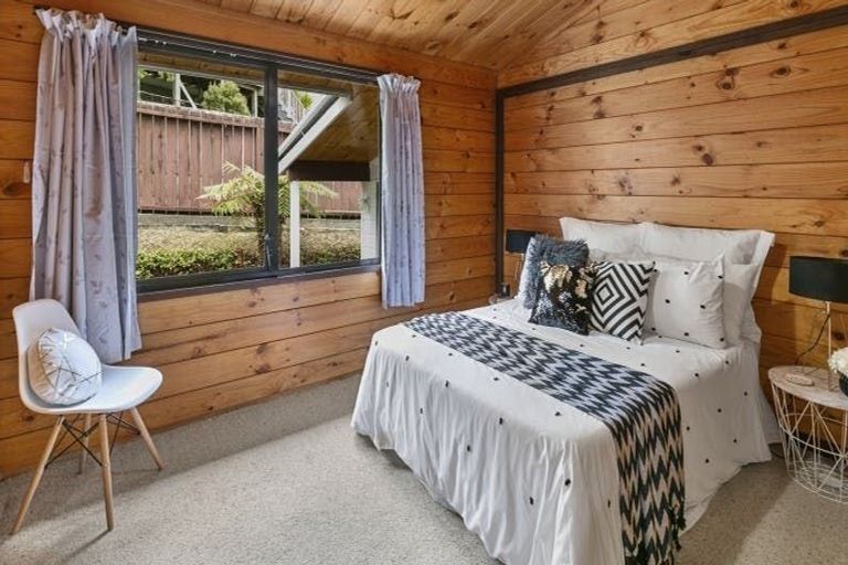 Photo of property in 87 Allington Road, Karori, Wellington, 6012