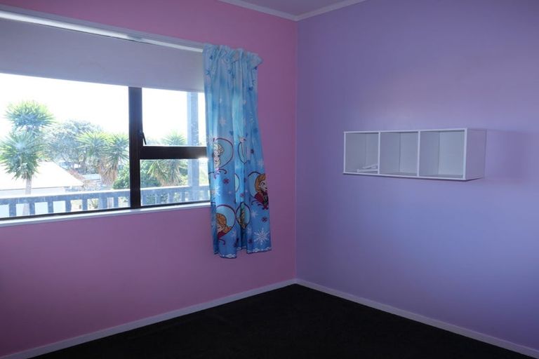 Photo of property in 8 Olive Terrace, Paraparaumu Beach, Paraparaumu, 5032