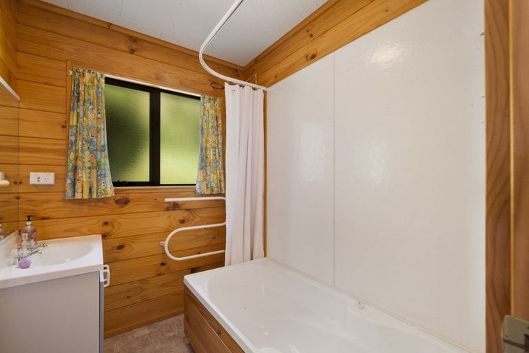 Photo of property in 16 Kamahi Terrace, Omori, Turangi, 3381