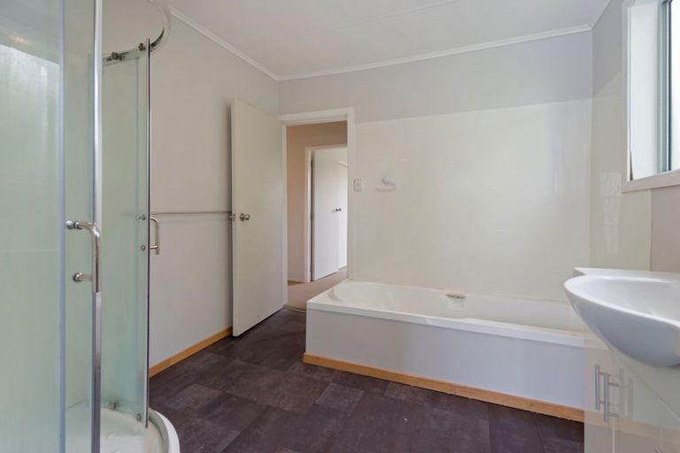 Photo of property in 13 Charles Road, Hannahs Bay, Rotorua, 3010