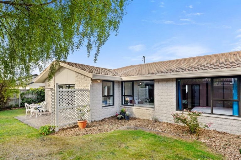 Photo of property in 2/116 Reynolds Avenue, Bishopdale, Christchurch, 8053