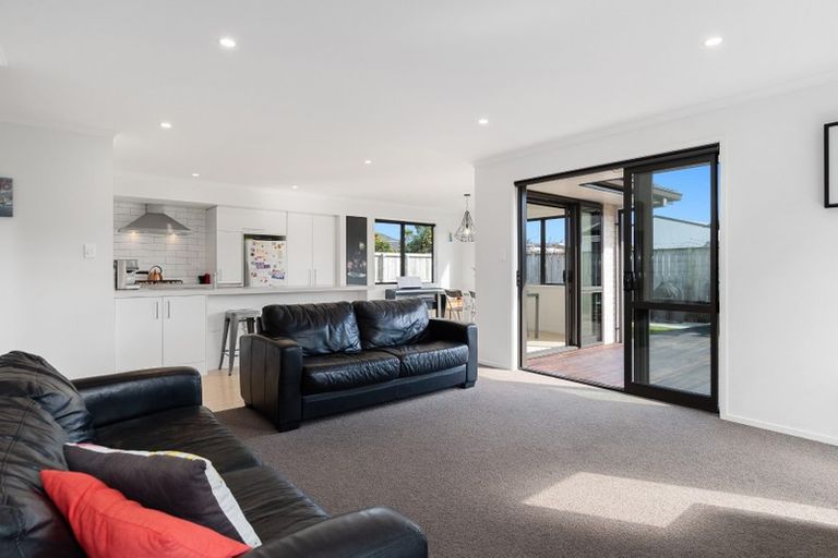 Photo of property in 15 Allington Place, Bethlehem, Tauranga, 3110