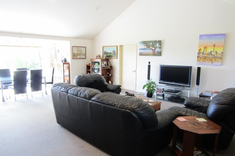 Photo of property in 7 Puketutu Drive, Haruru, 0204