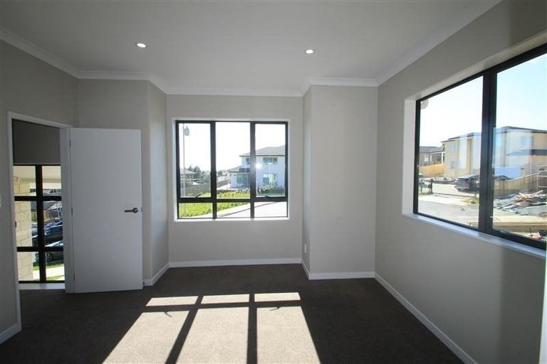 Photo of property in 8 Blewitt Court, Swanson, Auckland, 0614
