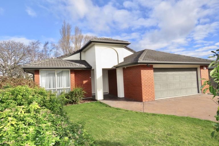 Photo of property in 39 Chesterfield Mews, Russley, Christchurch, 8042