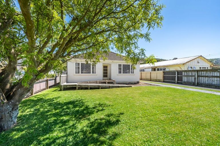 Photo of property in 73 Wellington Road, Wainuiomata, Lower Hutt, 5014
