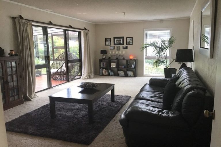 Photo of property in 5 Brockton Avenue, Conifer Grove, Takanini, 2112