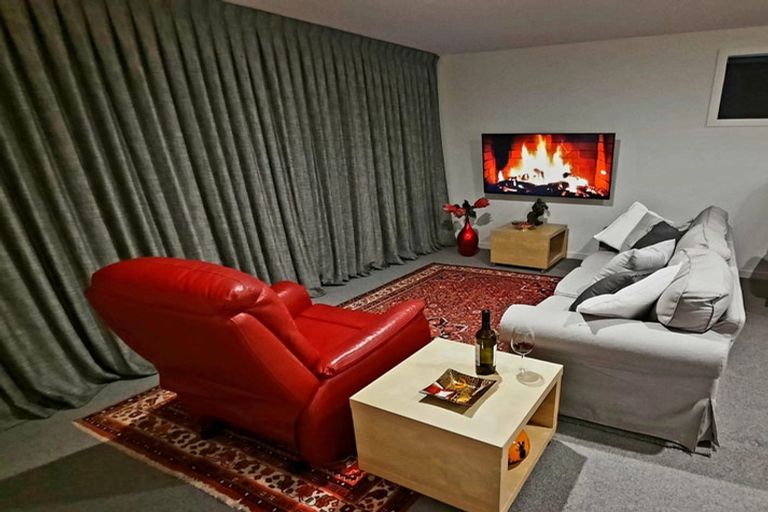 Photo of property in 84 Howden Drive, Jacks Point, 9371