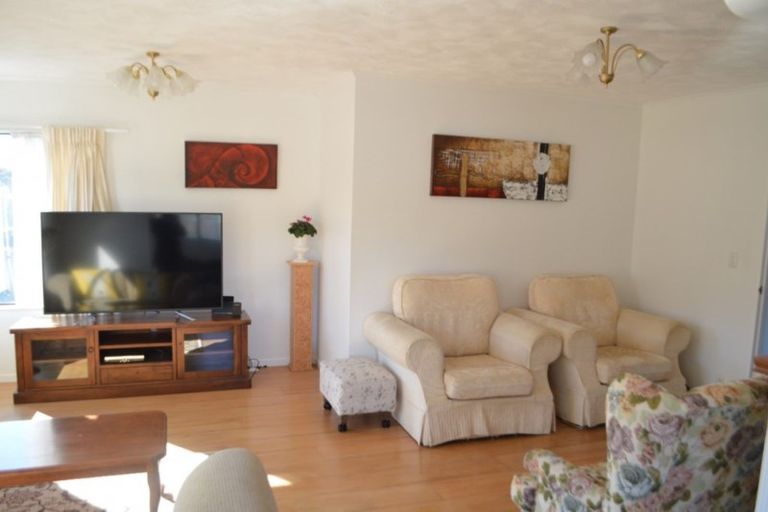 Photo of property in 94 Oxford Street, Tawa, Wellington, 5028