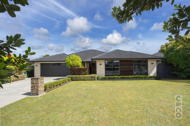 Photo of property in 10 Pohutukawa Parade, Riverhead, 0820