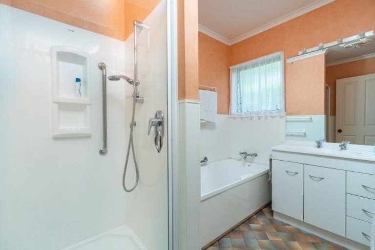 Photo of property in 8a Brighton Road, Kensington, Whangarei, 0112