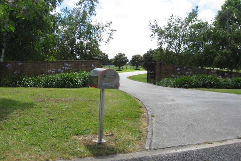 Photo of property in 5 Burberry Road, Karaka, Drury, 2578