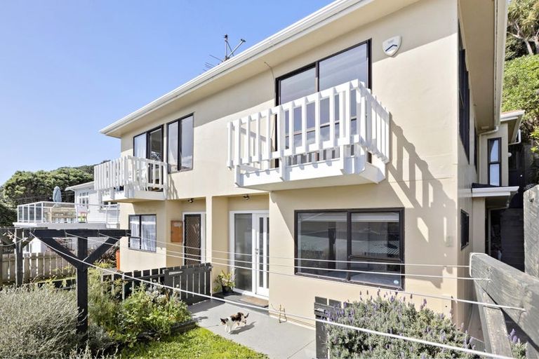 Photo of property in 2/238 The Esplanade, Island Bay, Wellington, 6023