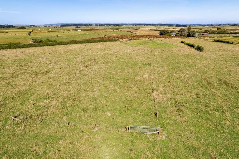 Photo of property in 5778 Mountain Road, Normanby, Hawera, 4673