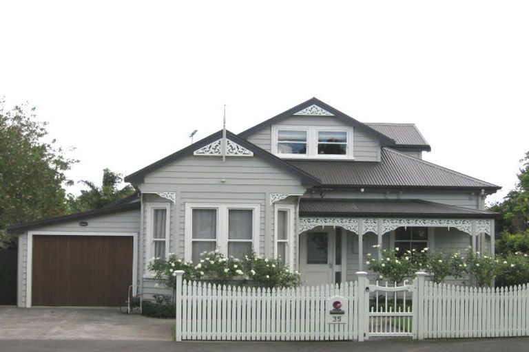 Photo of property in 35 Glen Road, Stanley Point, Auckland, 0624