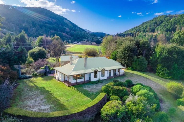 Photo of property in 28 Baywaters Lane, Closeburn, Queenstown, 9371
