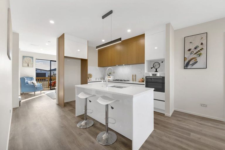 Photo of property in 7 Woven Place, Karaka, Papakura, 2113