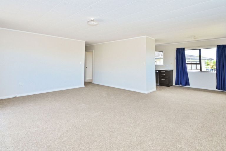 Photo of property in 44a Edgewater Parade, Waiuku, 2123
