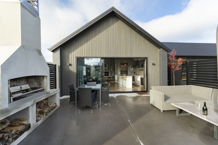 Photo of property in 7 Hatters Lane, Mount Pisa, 9383