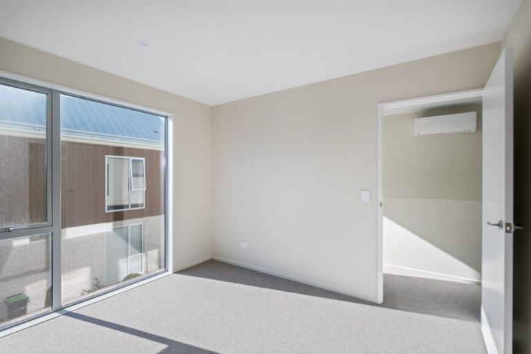 Photo of property in 2/50 Marine Parade, North New Brighton, Christchurch, 8083