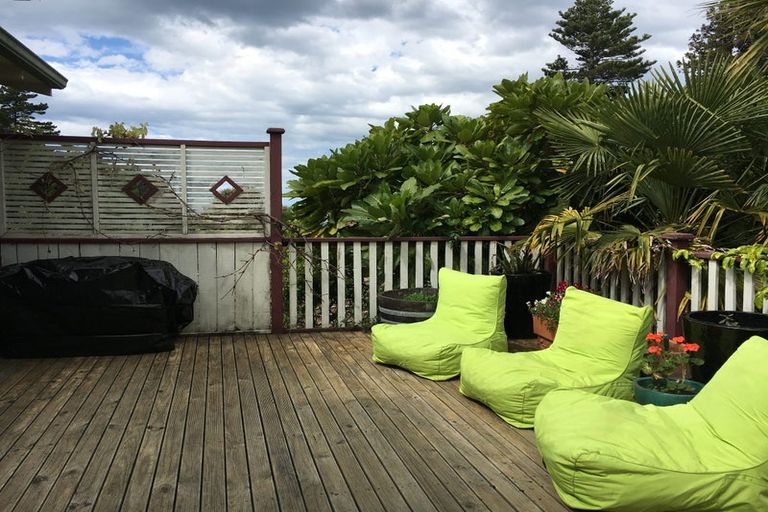 Photo of property in 28 Coote Road, Bluff Hill, Napier, 4110