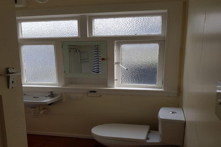 Photo of property in 43 Clyde Street, Island Bay, Wellington, 6023