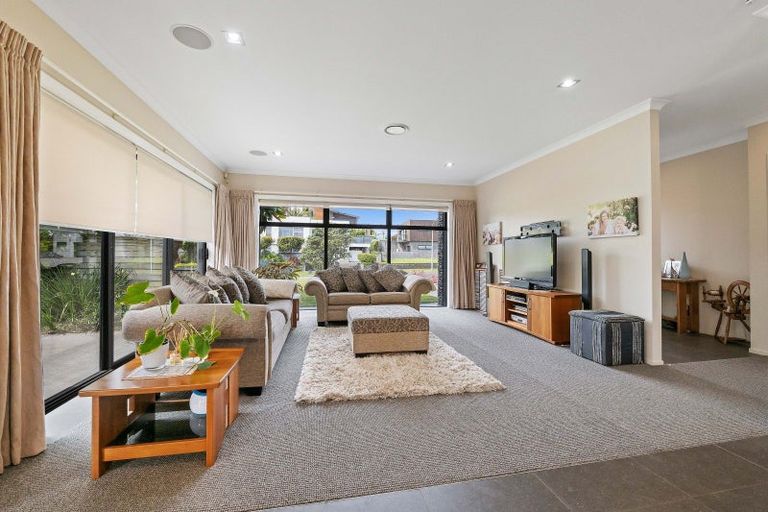 Photo of property in 11 Links Drive, Waiwhakaiho, New Plymouth, 4312