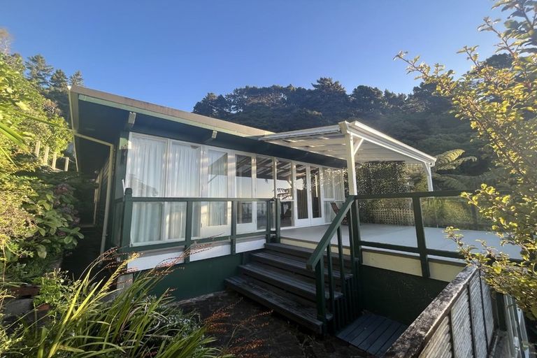 Photo of property in 34 Nikau Street, Eastbourne, Lower Hutt, 5013