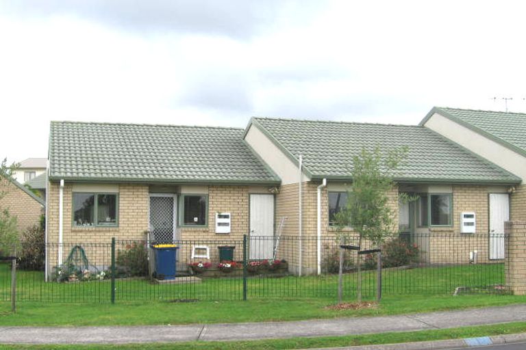 Photo of property in 12/25 Charlenne Close, Ranui, Auckland, 0612