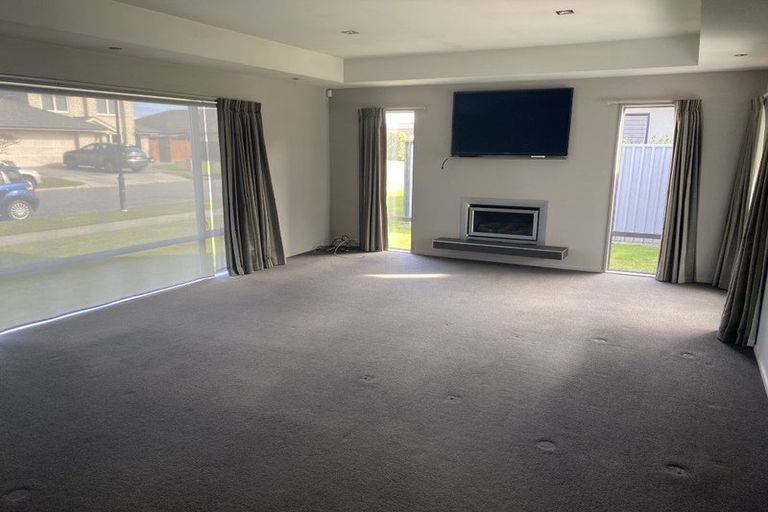 Photo of property in 12 O'dea Place, Burnside, Christchurch, 8053