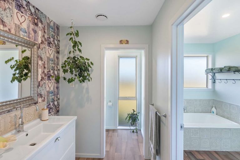 Photo of property in 4 Pukeko Way, Amberley, 7410