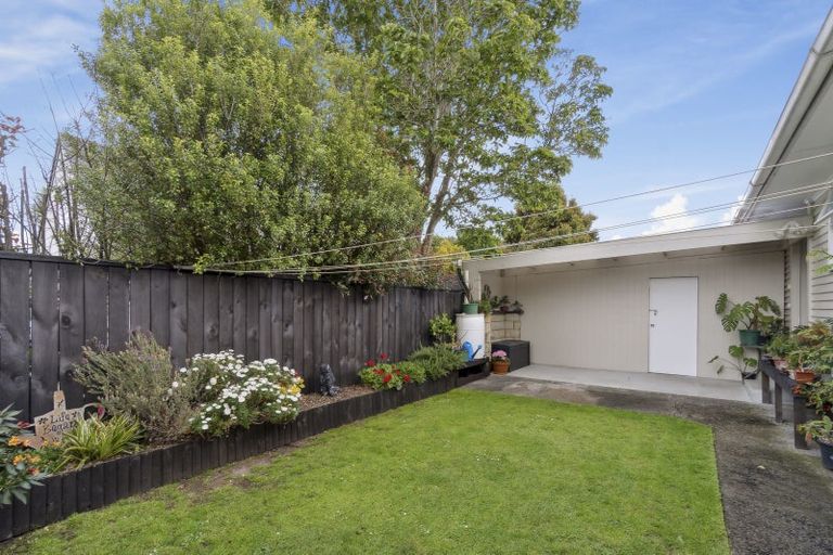 Photo of property in 1/127 Clevedon Road, Papakura, 2110