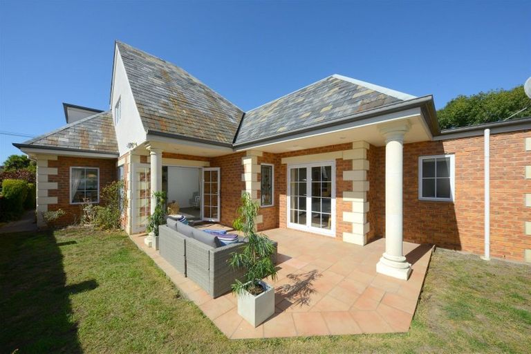 Photo of property in 233 Avonhead Road, Avonhead, Christchurch, 8042