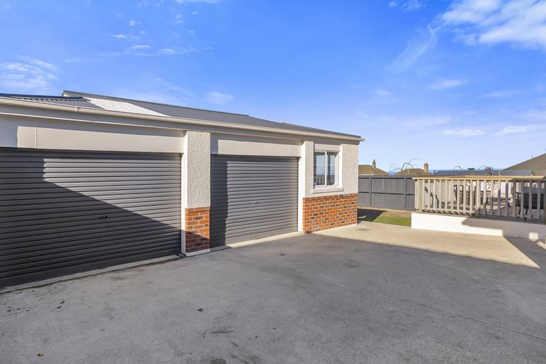 Photo of property in 43 Isadore Road, Saint Clair, Dunedin, 9012