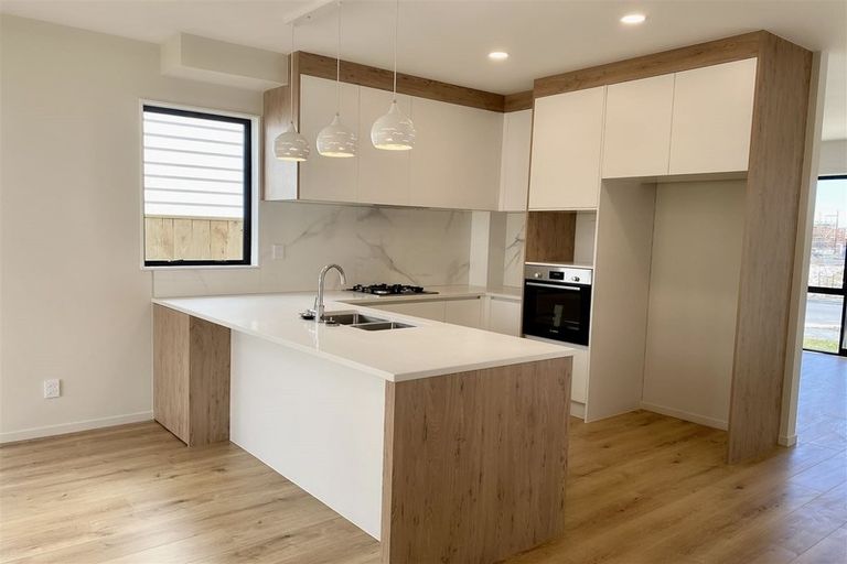 Photo of property in 5 Mata Road, Massey, Auckland, 0614