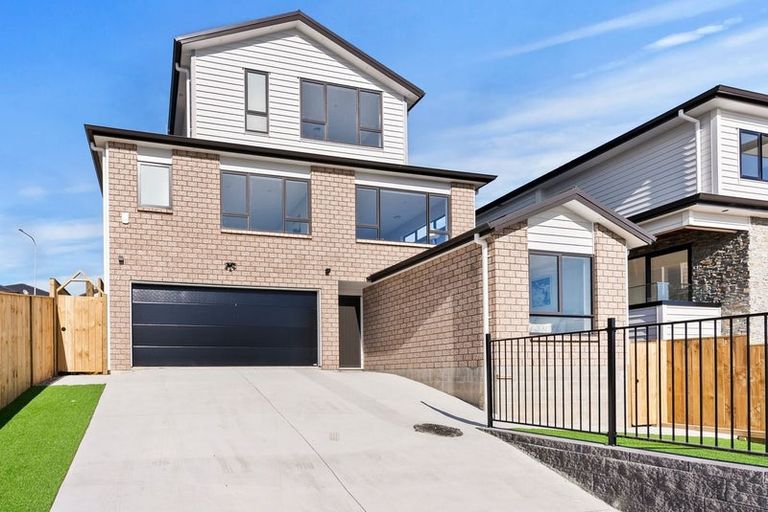 Photo of property in 14 Glann Lane, Flat Bush, 2019