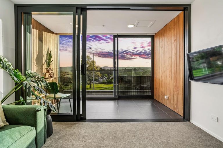 Photo of property in 102/1 Buscomb Avenue, Henderson, Auckland, 0610