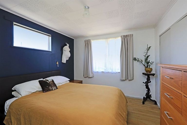 Photo of property in 98 Lipscombe Crescent, Havelock North, 4130