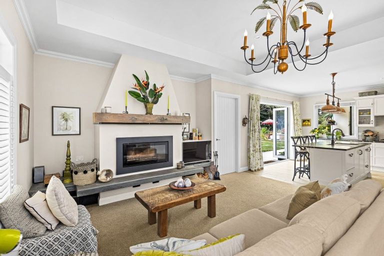 Photo of property in 28 Awanui Crescent, Matakana, Warkworth, 0985