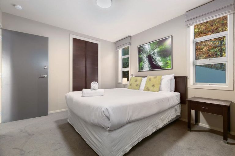 Photo of property in 4/25 Belfast Terrace, Queenstown, 9300